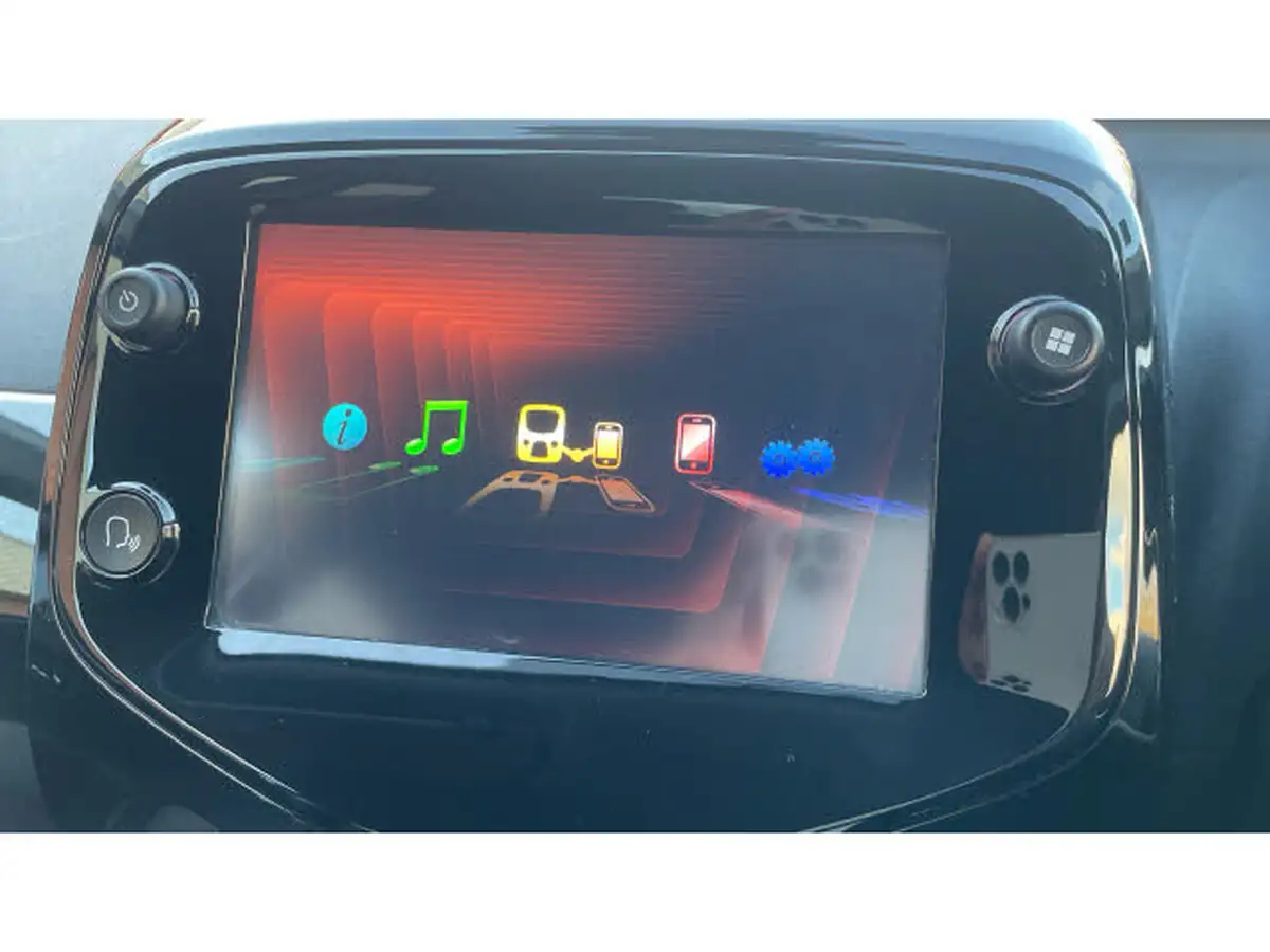 2021-peugeot-108-10-collection-top-big-11