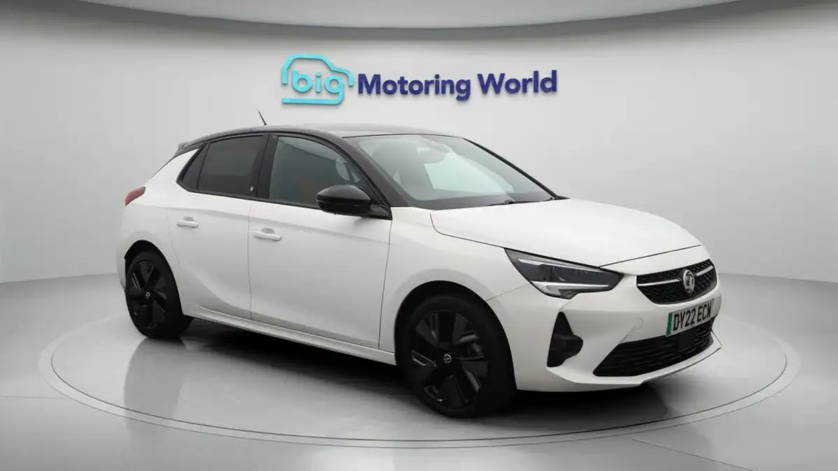2022-vauxhall-corsa-e-sri-premium-big-1