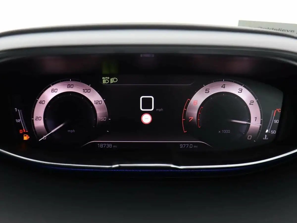 2021-peugeot-3008-suv-12-puretech-gt-big-7