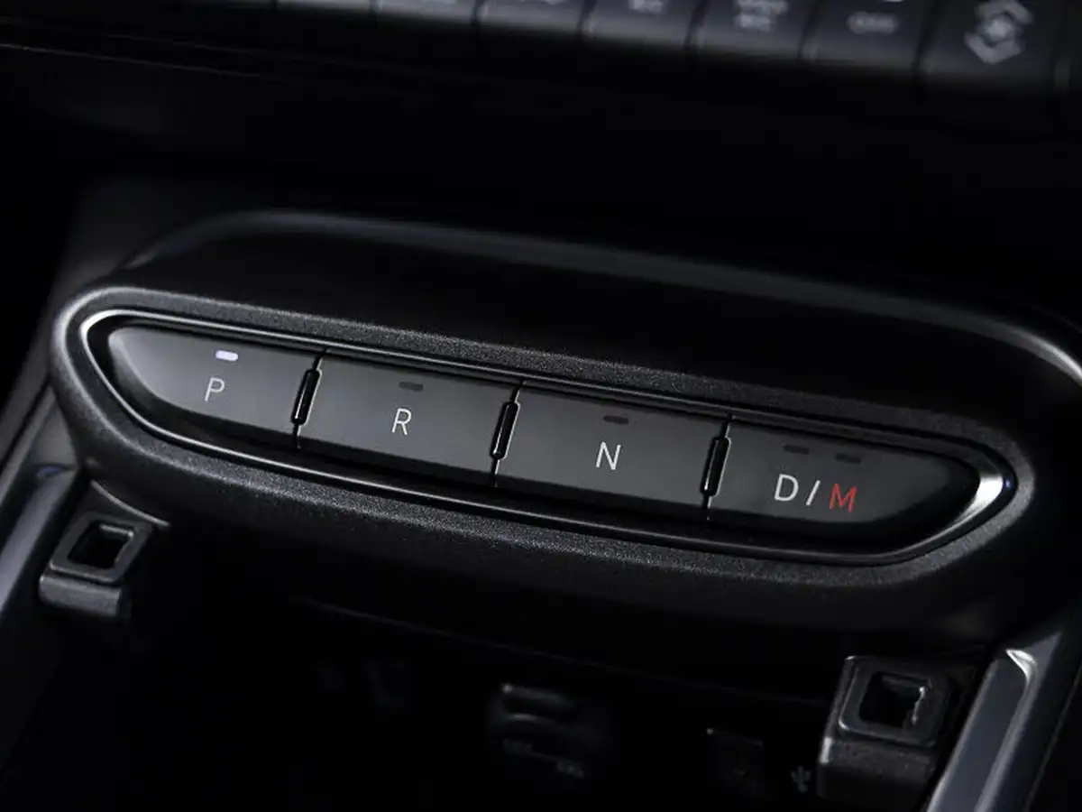 2025-jeep-avenger-12-gse-summit-e-hybrid-48v-auto-big-14