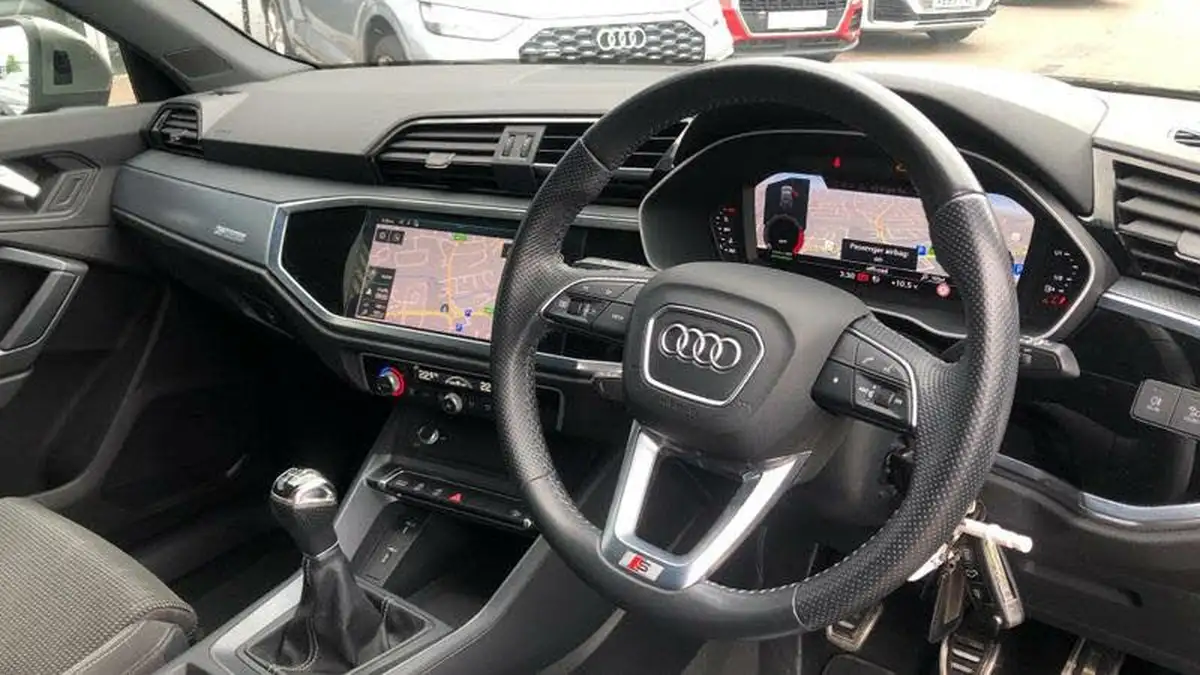 2020-audi-q3-15-35-tfsi-s-line-cod-station-wagon-big-5
