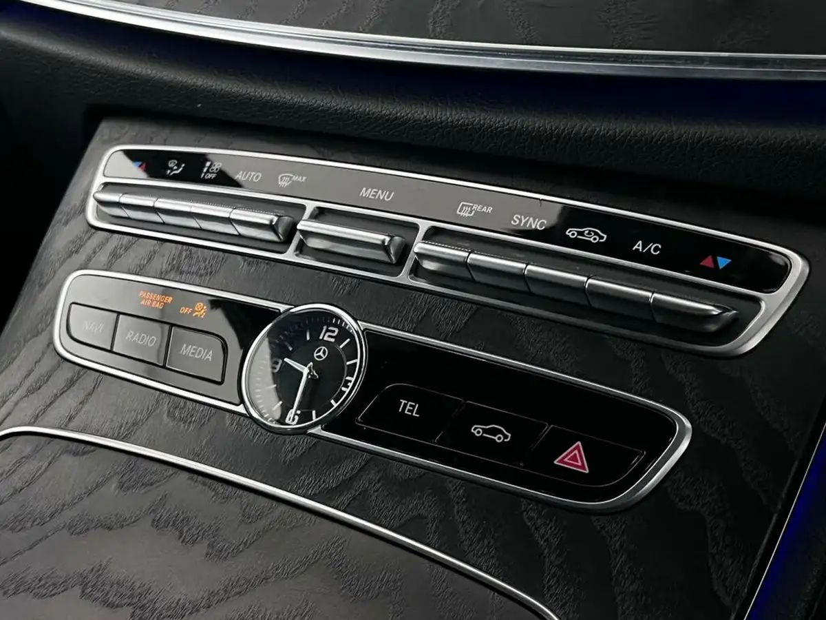 2019-mercedes-benz-e-class-20d-e220d-amg-line-edition-saloon-4d-big-32