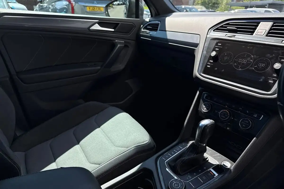 2019-volkswagen-tiguan-20tdi-r-line-tech-190ps-4motion-dsg-big-60