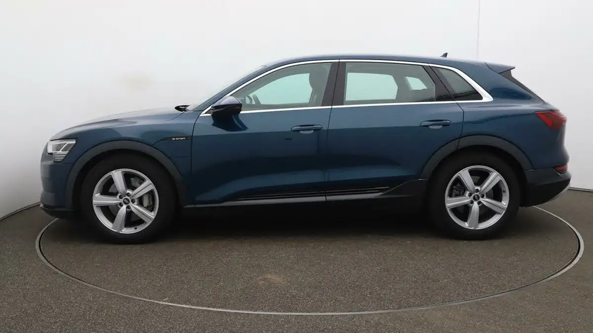 2021-audi-e-tron-50e-technik-station-wagon-big-38