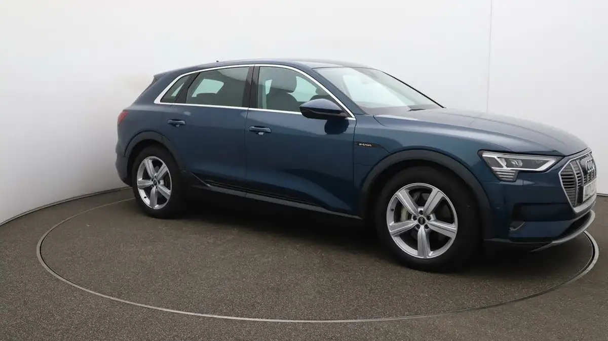 2021-audi-e-tron-50e-technik-station-wagon-big-63