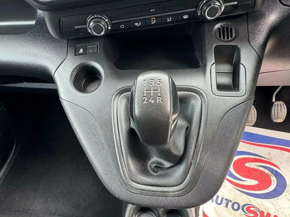 2020-vauxhall-combo-15cdti-sportive-2300-100pseu6d-t-l2h1-panel-big-12