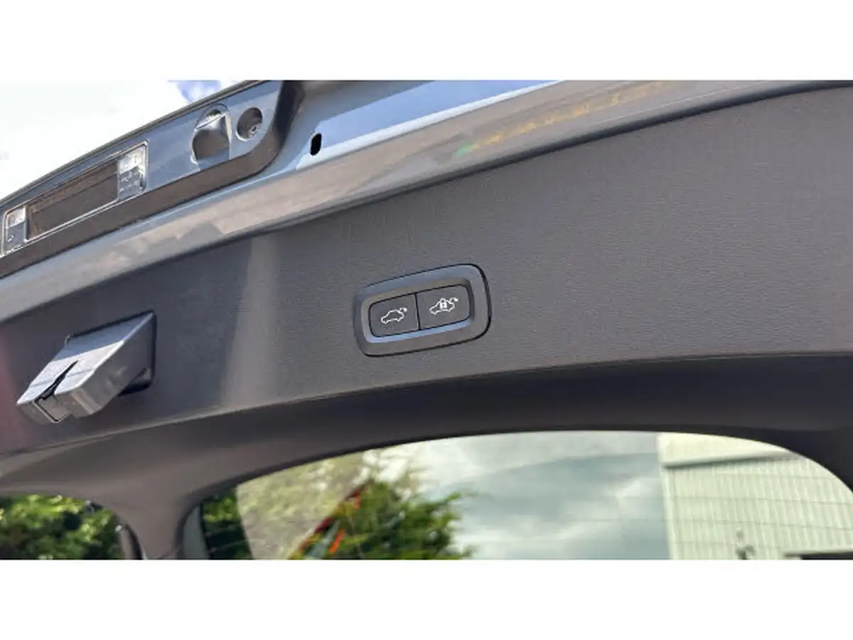 2022-volvo-c40-e-recharge-ultimate-228bhp-big-39