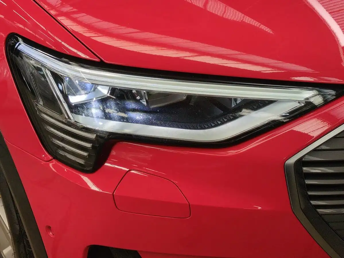 2021-audi-e-tron-50e-technik-station-wagon-big-25