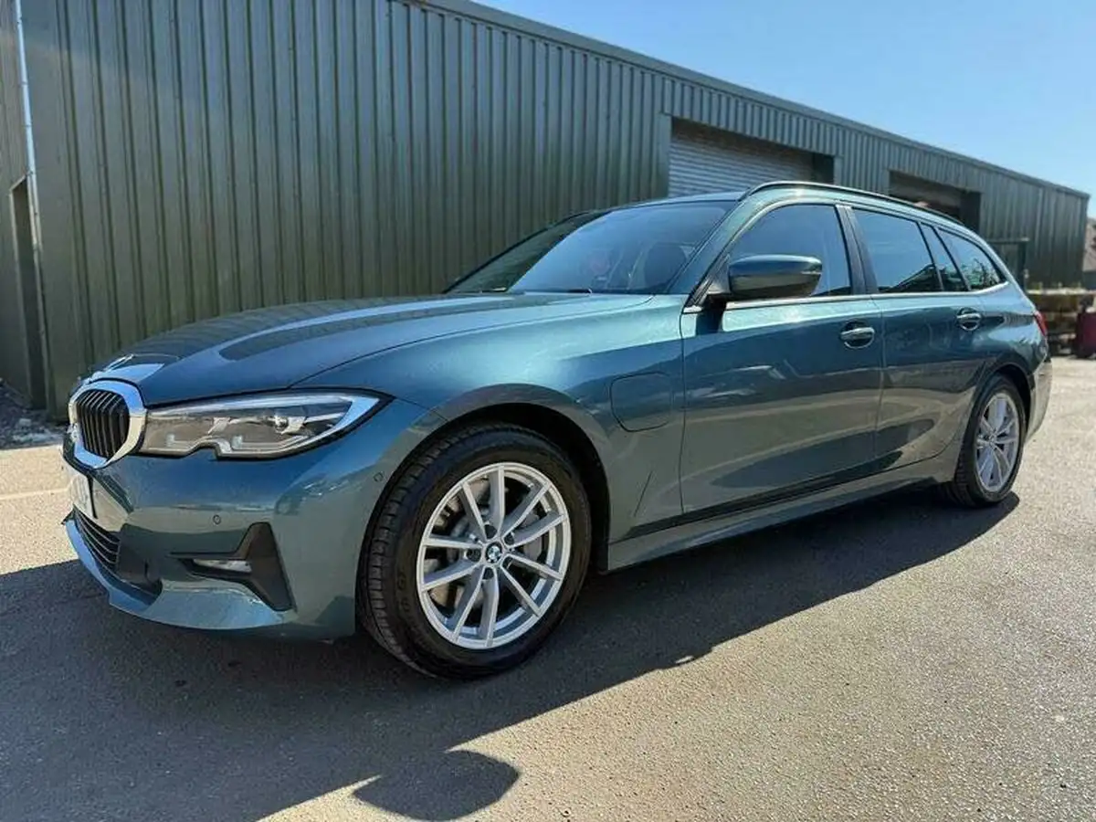 2021-bmw-3-series-20-330e-se-pro-touring-5d-big-26