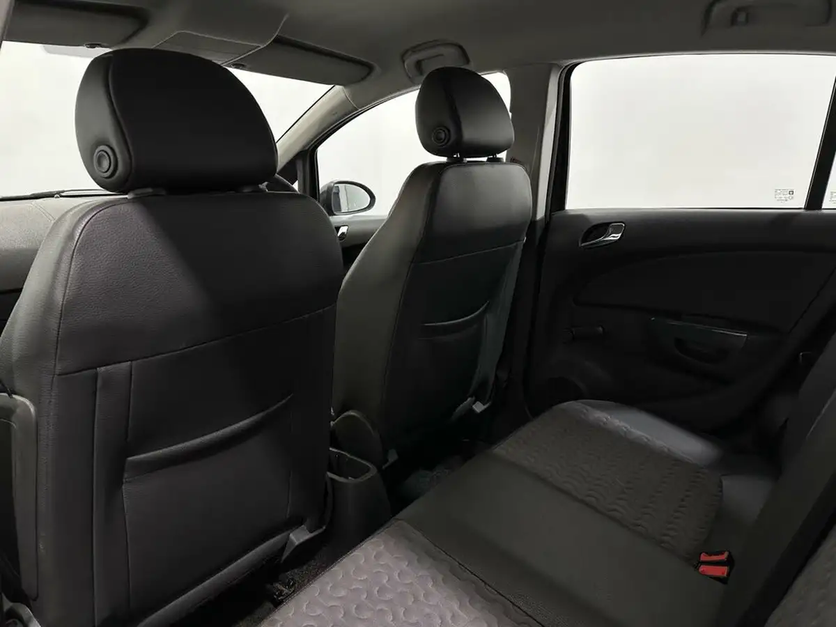 2012-vauxhall-corsa-14-se-5d-big-32