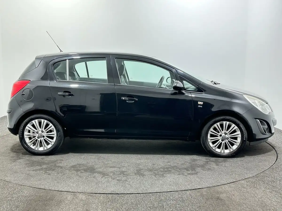 2012-vauxhall-corsa-14-se-5d-big-8