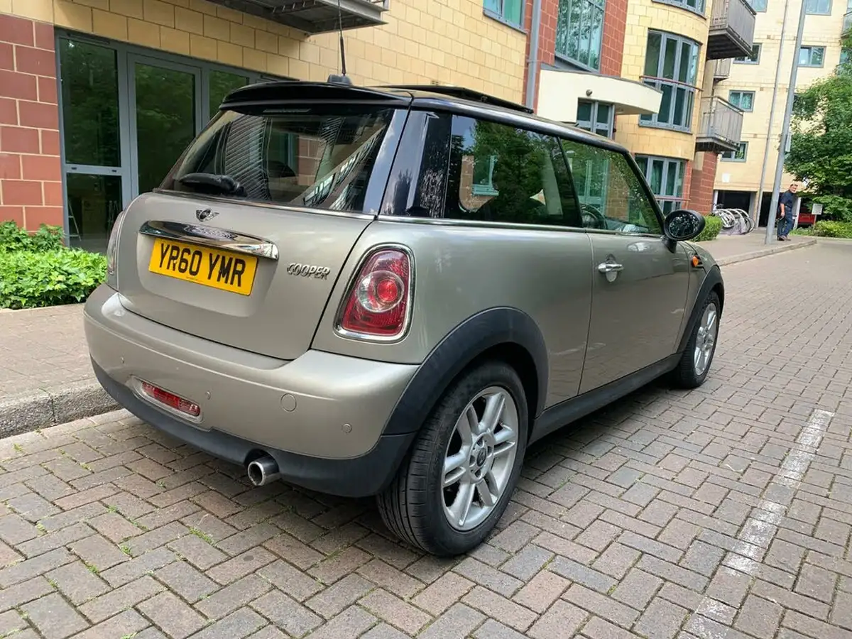 2011-mini-cooper-16-cooper-122bhp-hatchback-3d-big-5