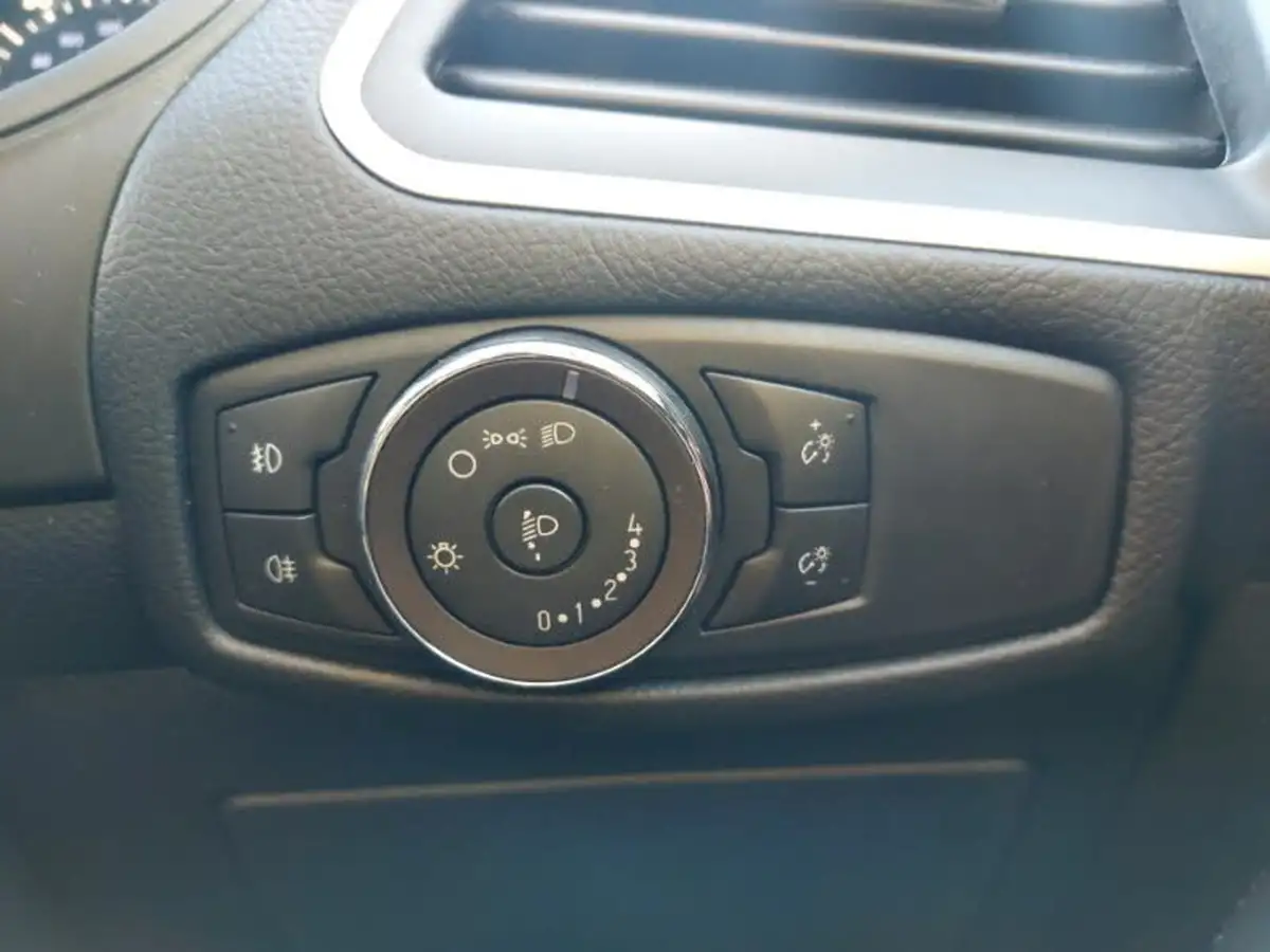 2019-ford-galaxy-15t-zetec-big-16