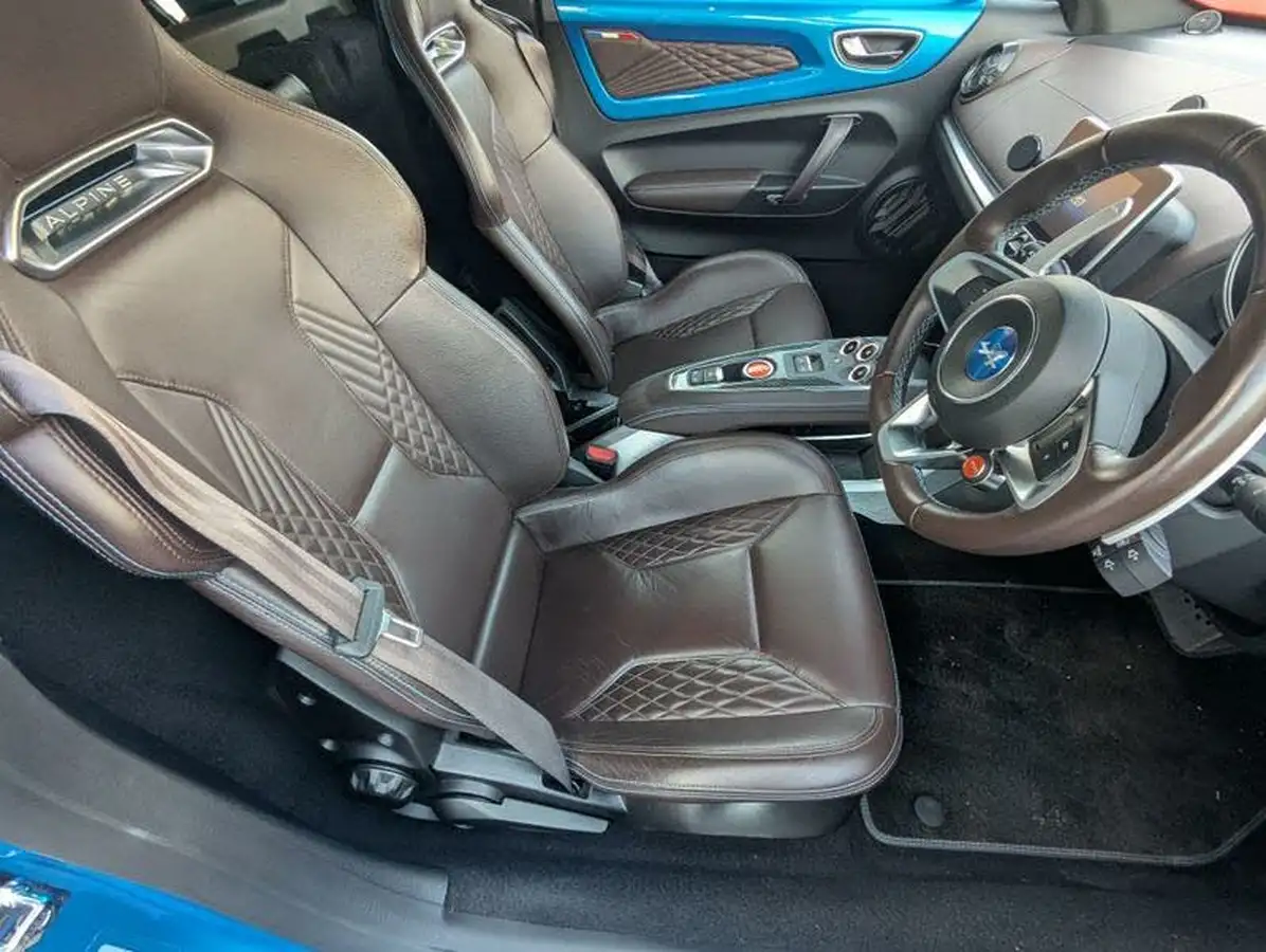 2019-alpine-a110-18-t-legende-brown-big-5