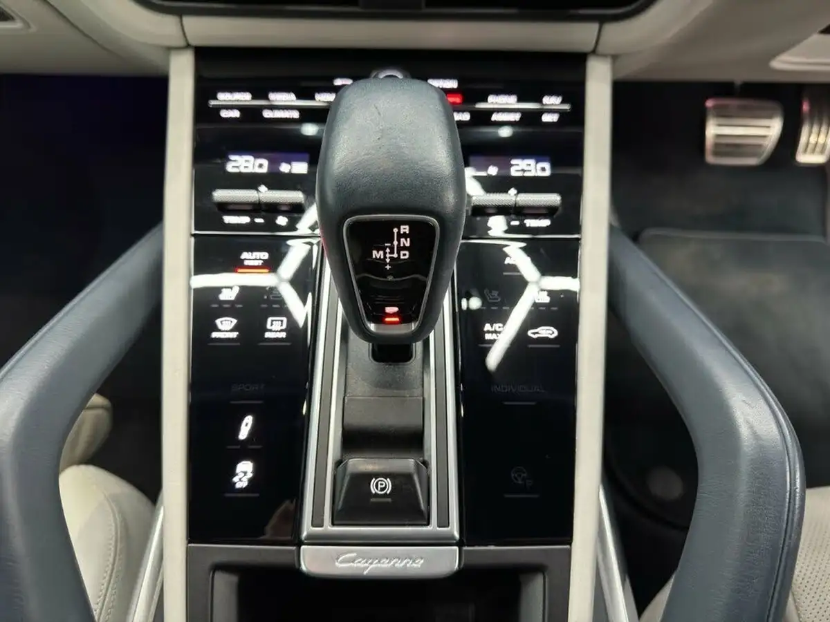 2019-porsche-cayenne-40-v8-turbo-coupe-big-38