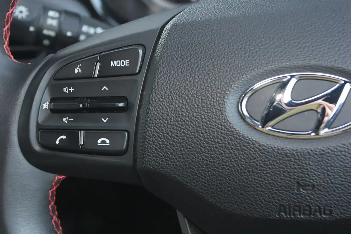 2021-hyundai-i10-10-t-gdi-n-line-big-21