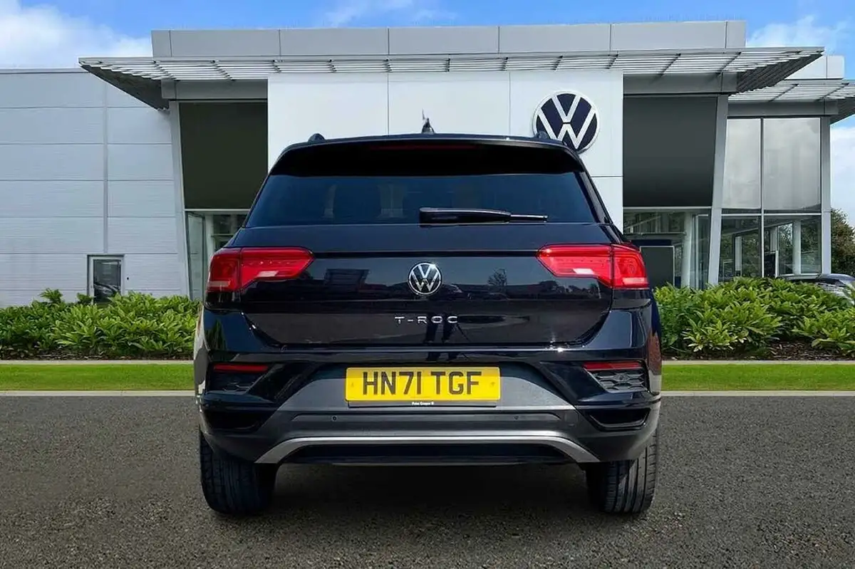 2021-volkswagen-t-roc-15-tsi-black-edition-big-8