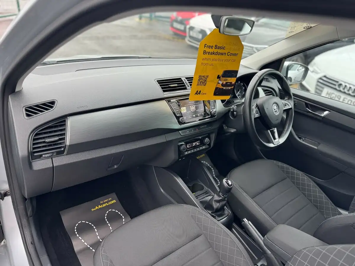 2015-skoda-fabia-12-tsi-se-l-109ps-estate-big-16
