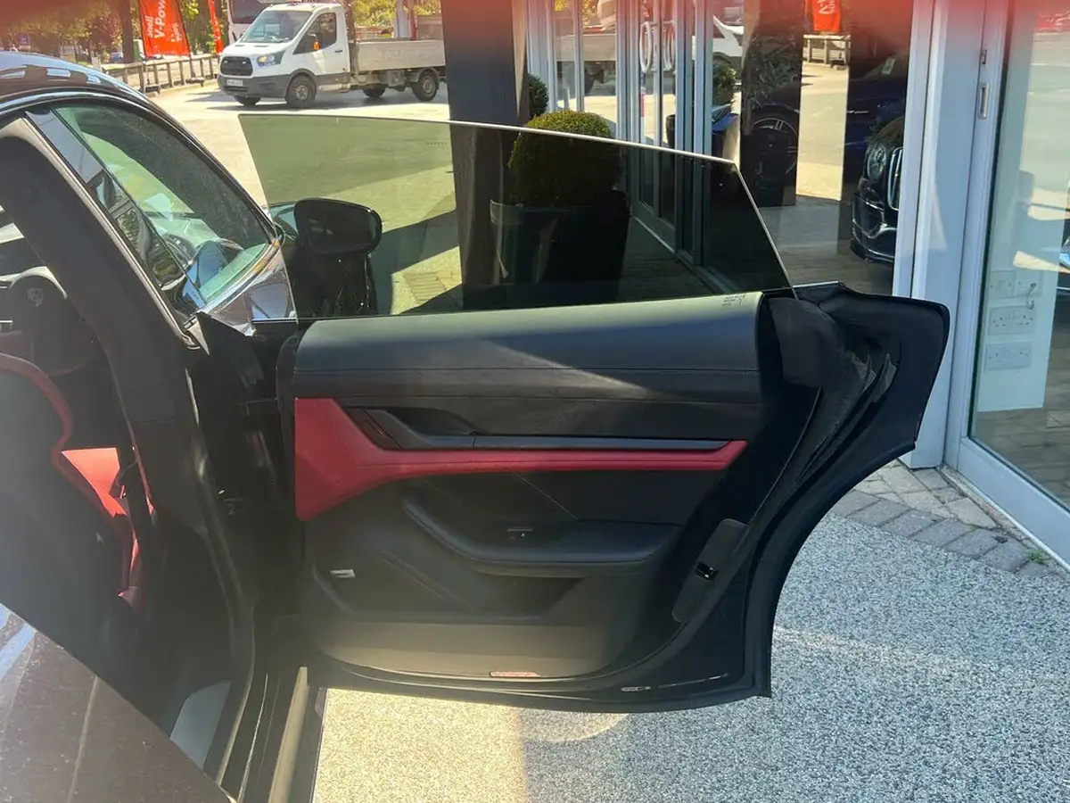 2023-porsche-taycan-e-turbo-big-56