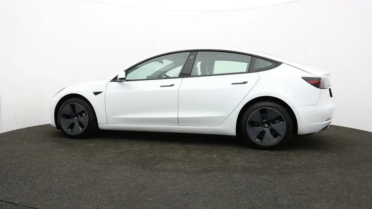 2020-tesla-model-3-e-long-range-big-71