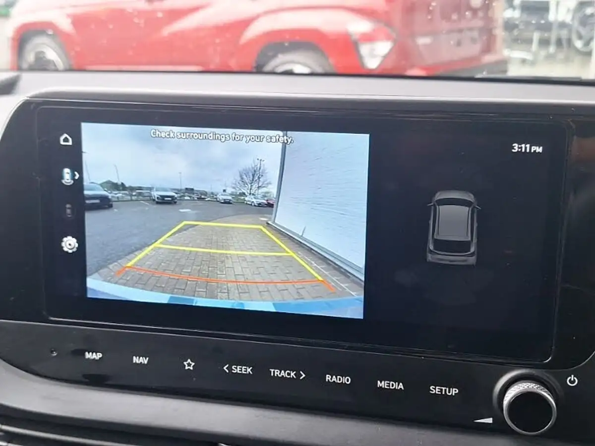 2024-hyundai-i20-10-t-gdi-premium-big-18