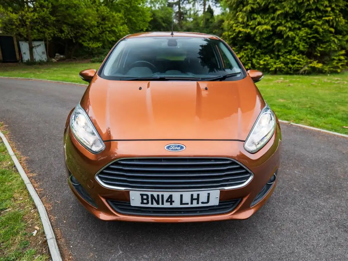2014-ford-fiesta-10-titanium-80ps-ss-5d-big-1