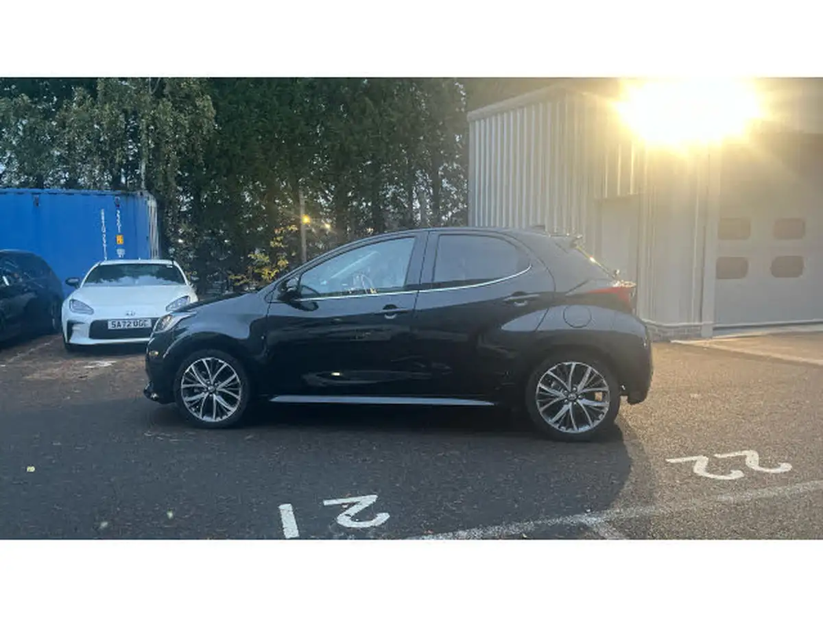 2022-toyota-yaris-cross-15-vvt-i-excel-city-packpan-roof-big-16