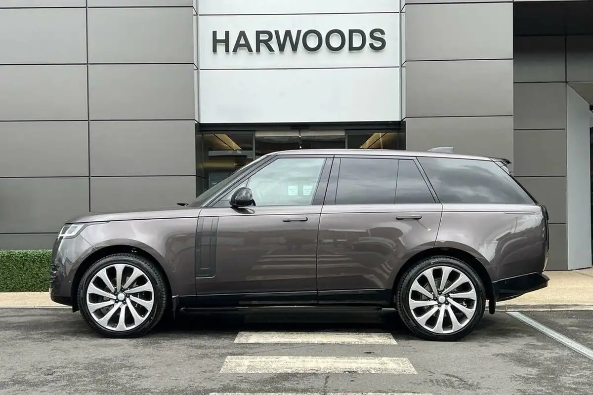 2024-land-rover-range-rover-30-p400-autobiography-lwb-big-9