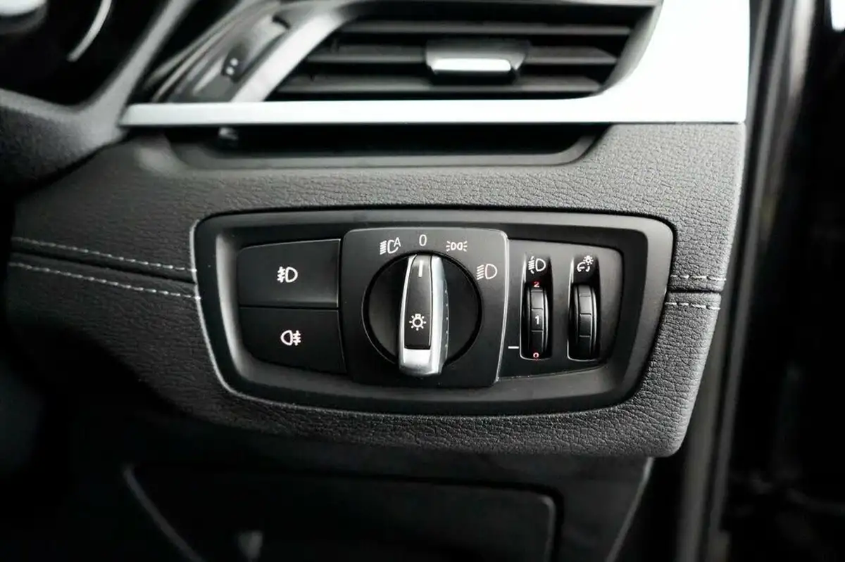 2022-bmw-x1-20-xdrive20i-xline-big-34