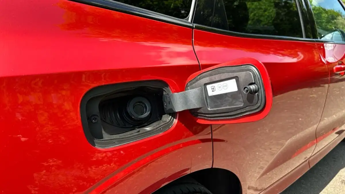 2022-volvo-xc60-20-b5-plus-big-15