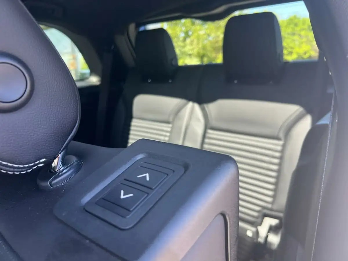 2021-land-rover-discovery-30-d250-r-dynamic-se-250ps-big-27