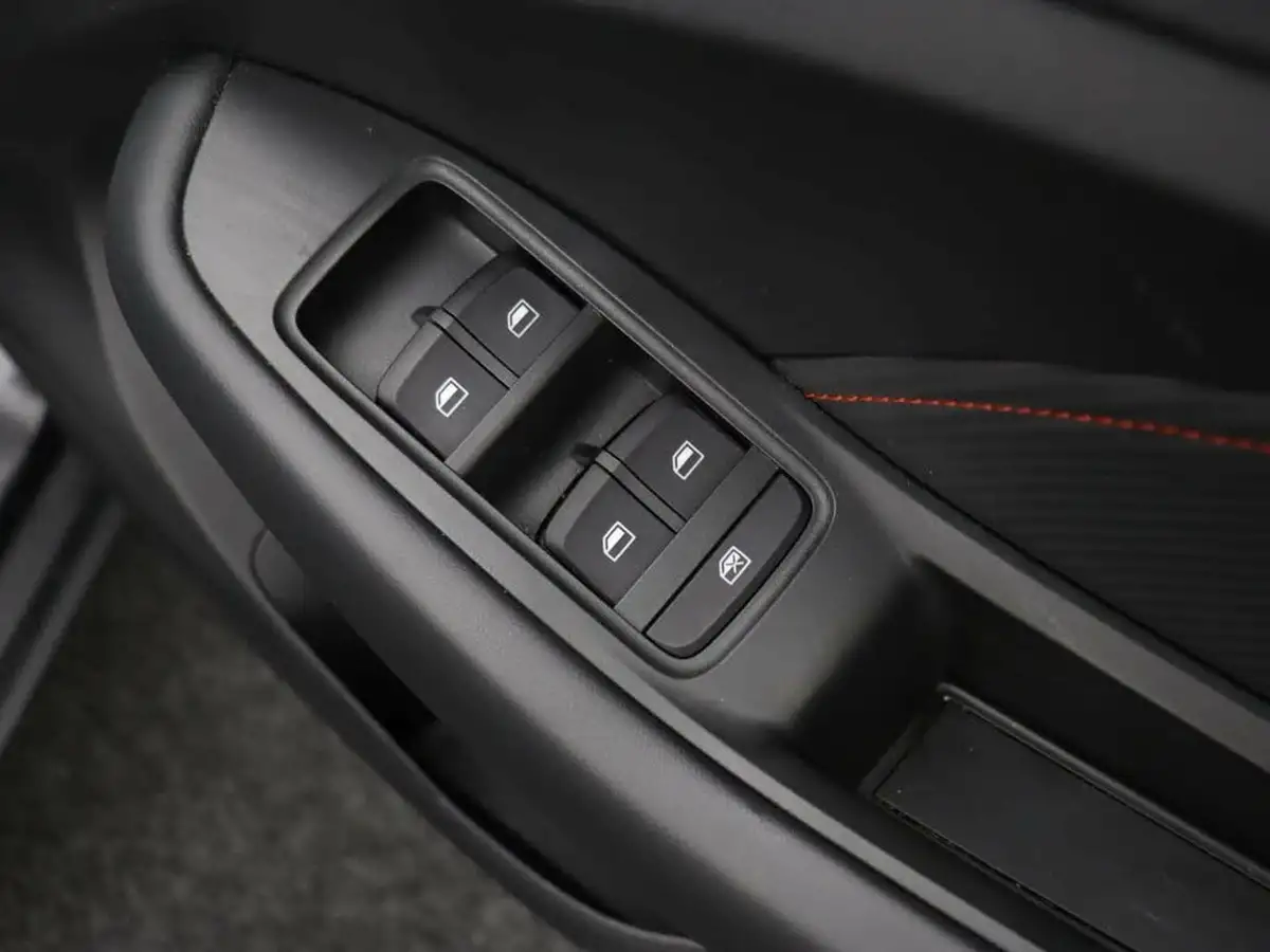 2023-mg-zs-suv-15-vti-tech-exclusive-big-13