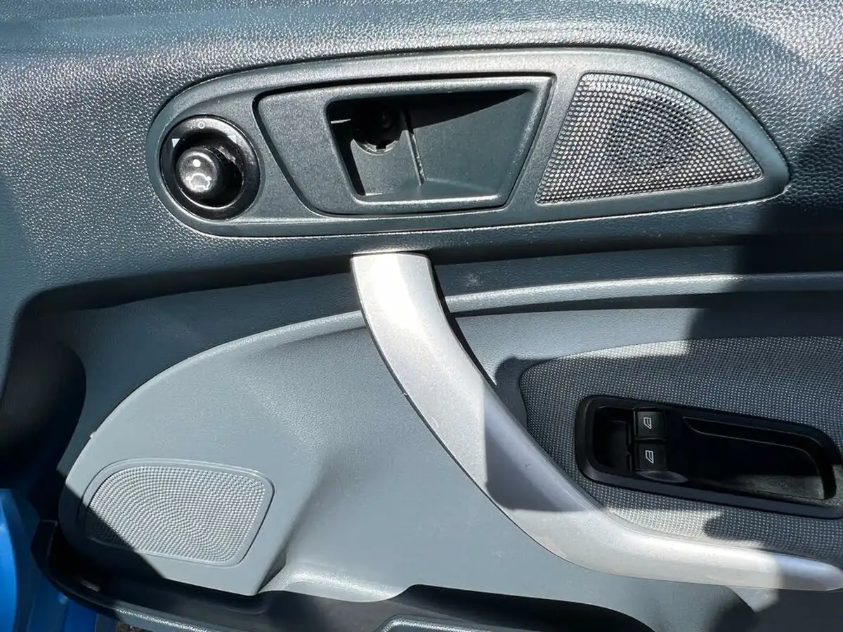 2011-ford-fiesta-16-zetec-s-big-29
