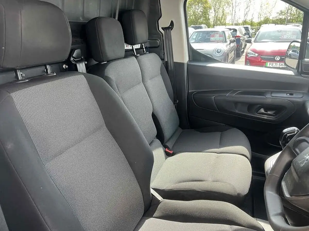 2021-peugeot-partner-15-bluehdi-1000-professional-100ps-eu6dt-panel-big-22