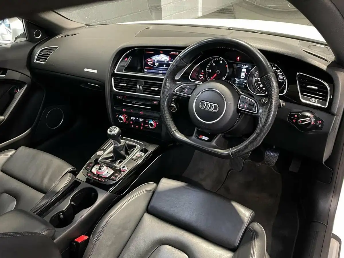 2013-audi-a5-20td-quattro-black-edition-coupe-2d-big-32