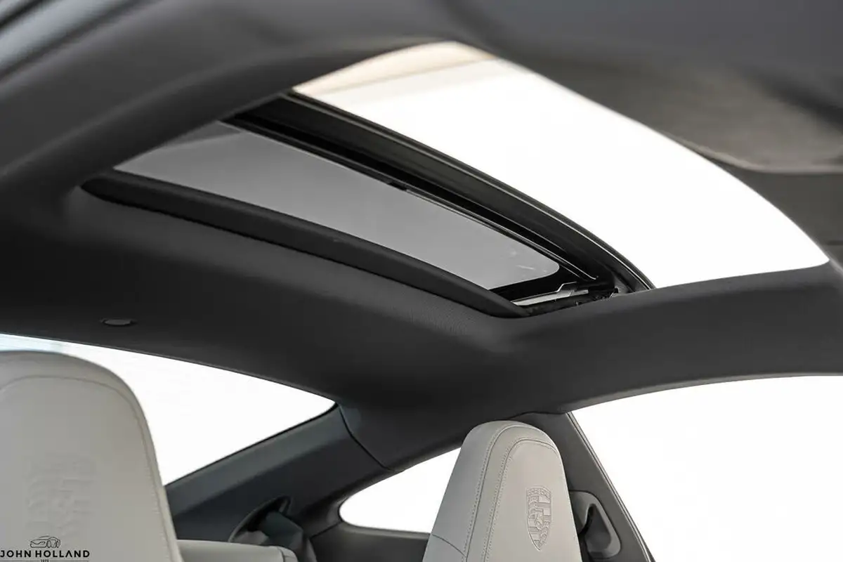 2022-porsche-911-30-carrera-coupe-big-22