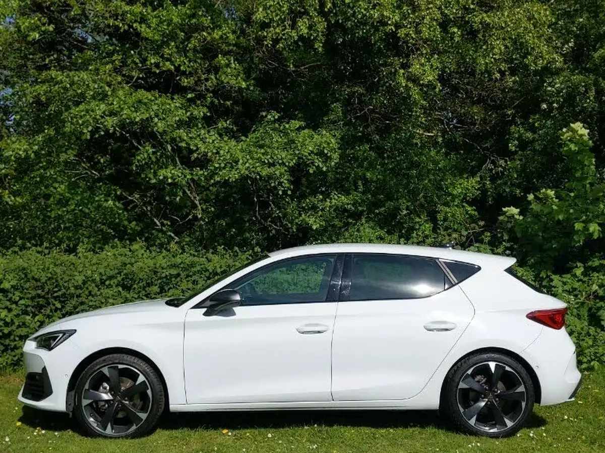 2024-cupra-leon-nf-15-etsi-v1-hatchback-big-3