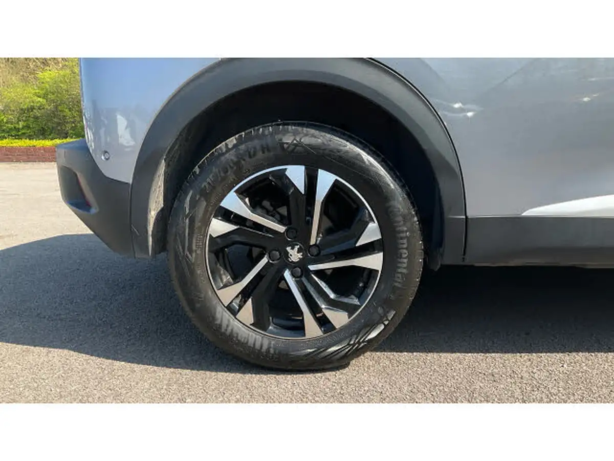 2022-peugeot-2008-suv-12-puretech-gt-big-24