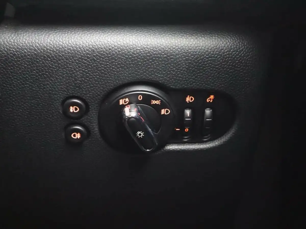 2020-mini-countryman-15-cooper-classic-big-27
