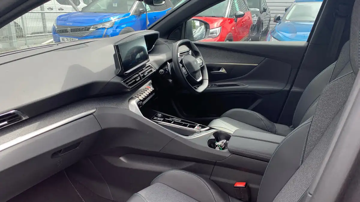 2024-peugeot-5008-suv-12-allure-premium-big-11