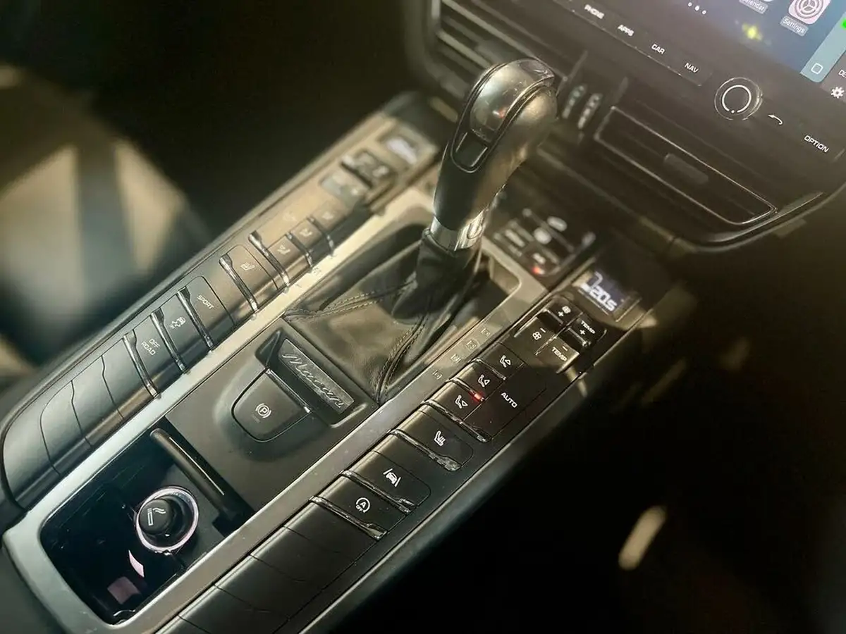 2019-porsche-macan-30-v6-s-big-23