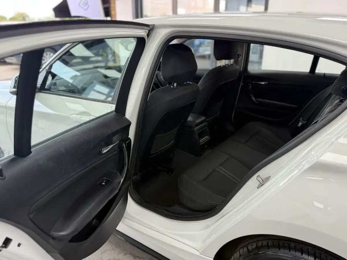 2016-bmw-1-series-15-118i-sport-5d-big-65