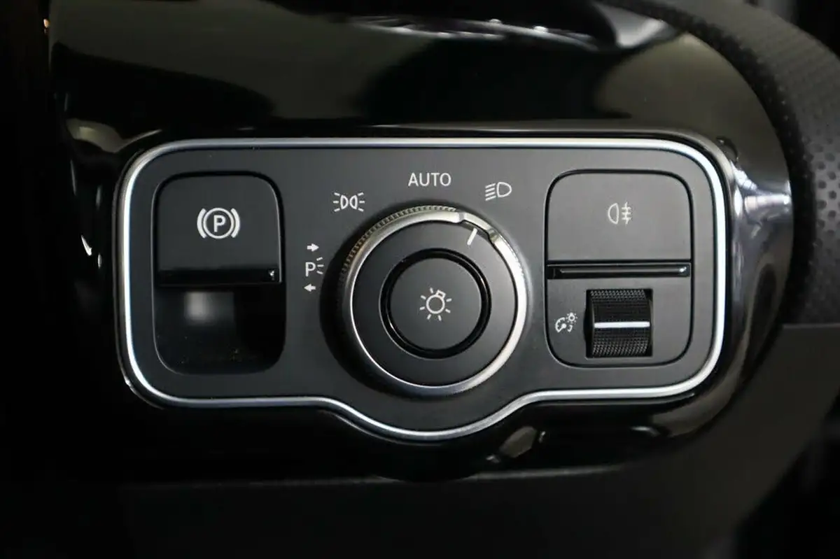 2020-mercedes-benz-a-class-13-a250e-amg-line-premium-plus-saloon-4d-big-19