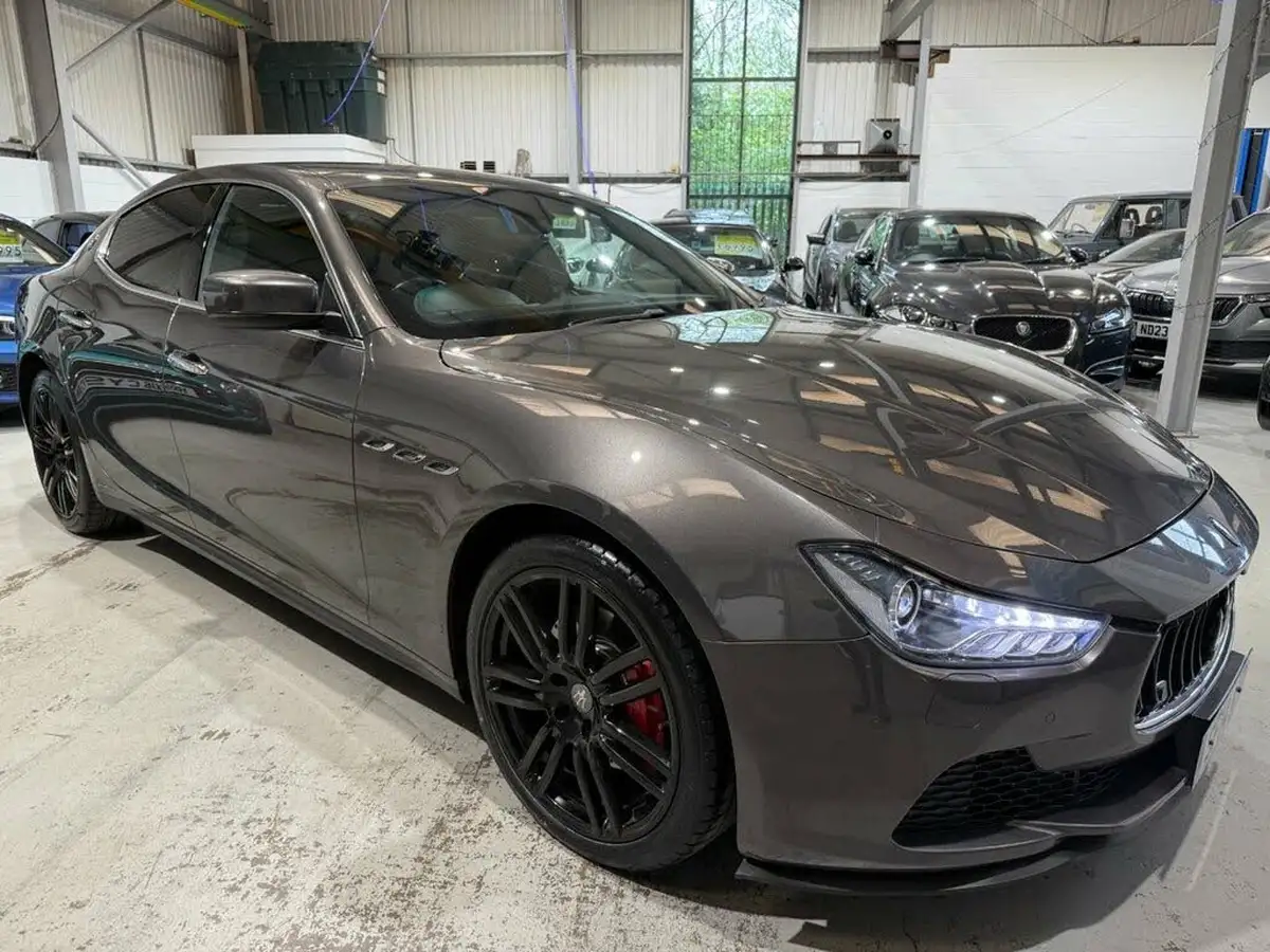 2014-maserati-ghibli-30td-big-0