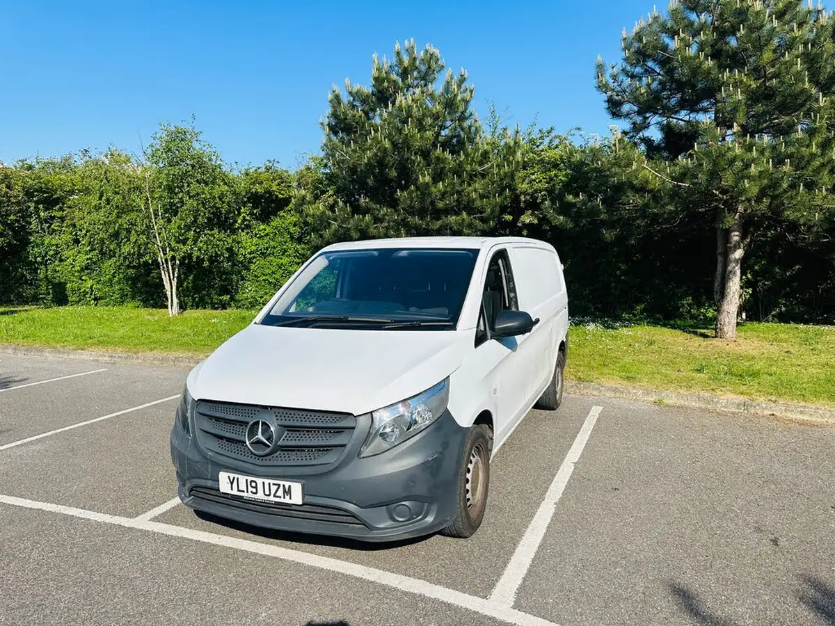 2018-mercedes-benz-vito-21cdi-114-bluetec-panel-extra-long-big-2