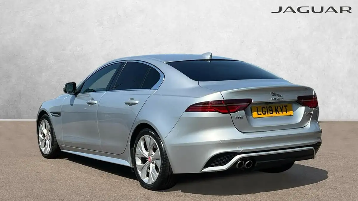 2019-jaguar-xe-20d-r-dynamic-s-awd-big-1