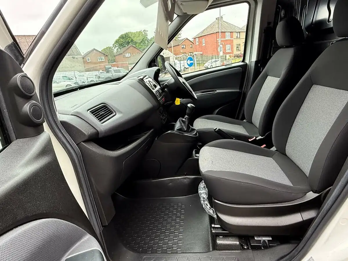 2021-fiat-doblo-cargo-13td-l1h1-80bhpeu6dt-panel-van-big-9