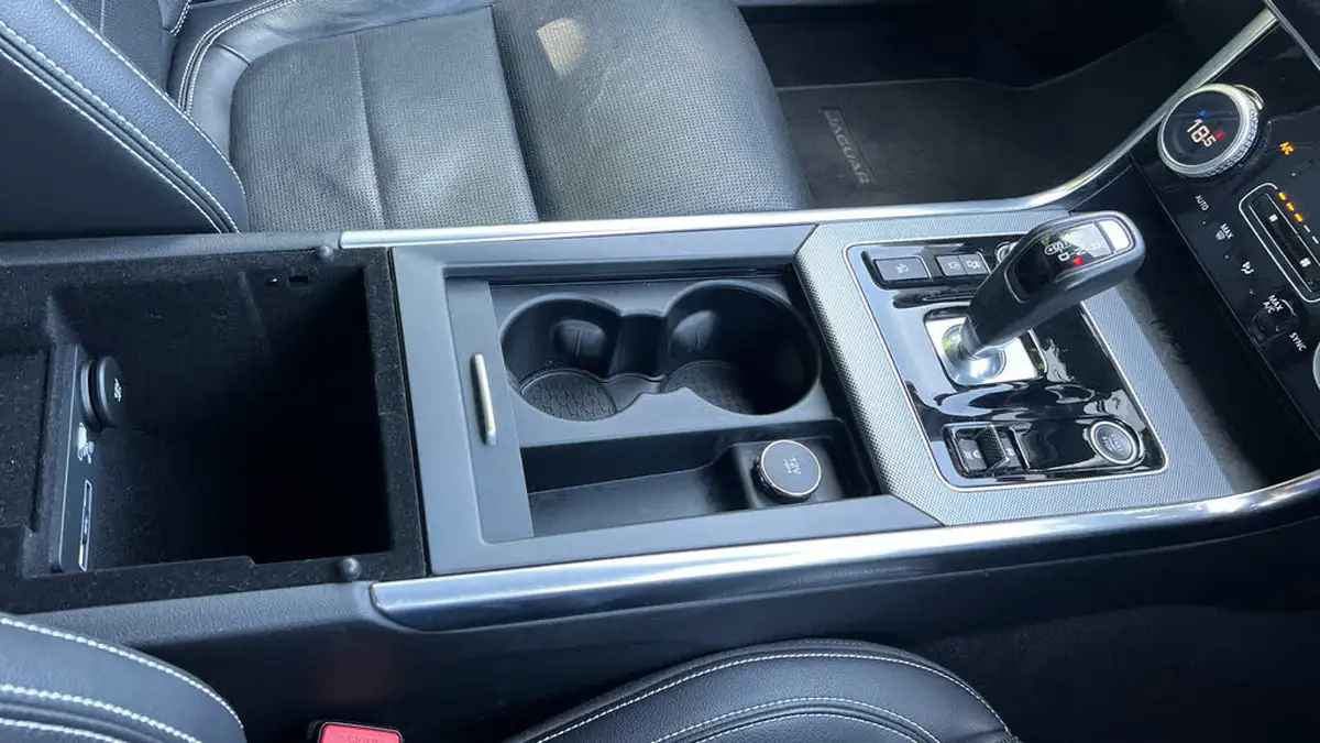 2019-jaguar-xe-20d-r-dynamic-s-awd-big-25