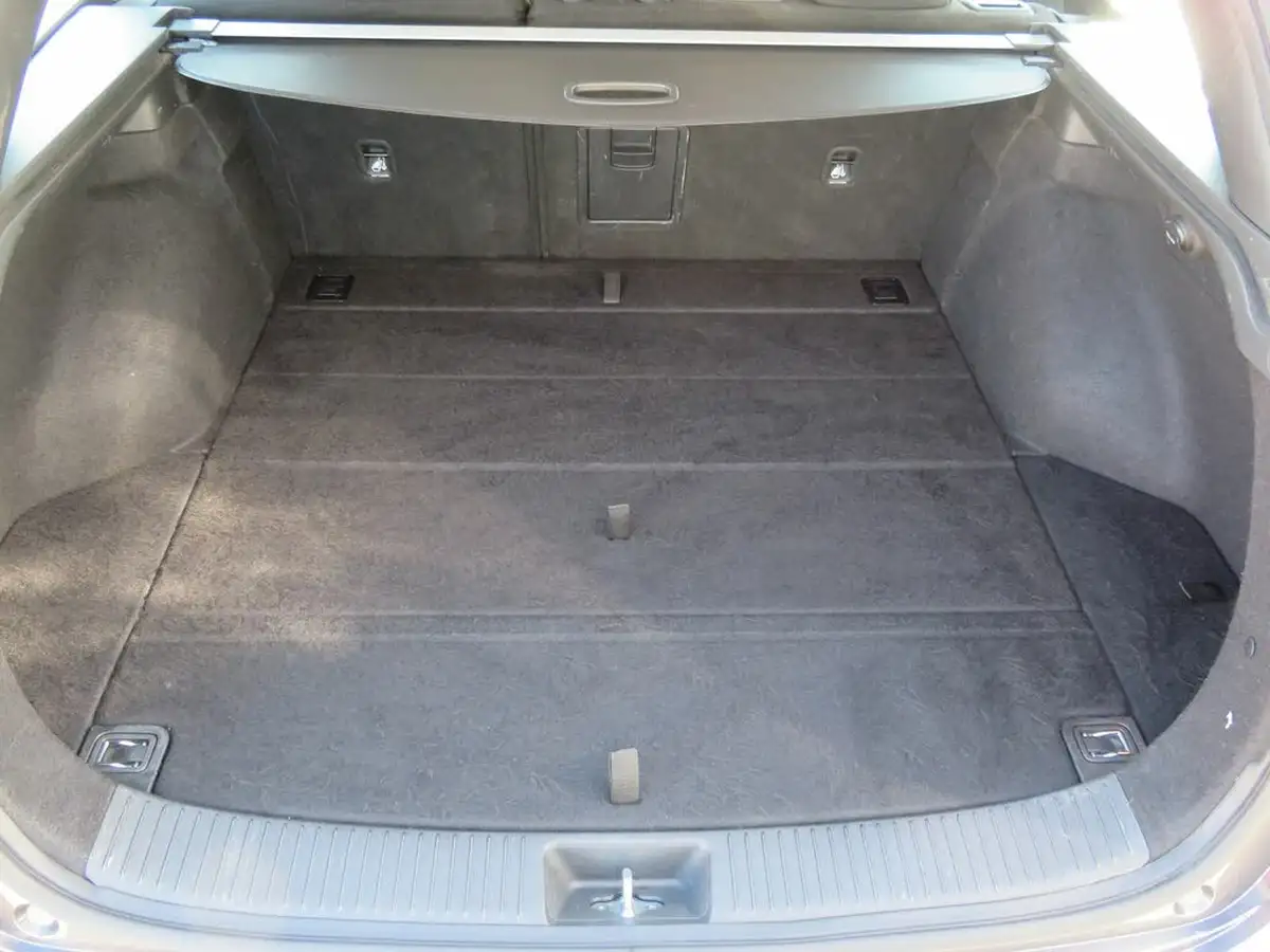 2018-hyundai-i30-10-t-gdi-se-tourer-big-18