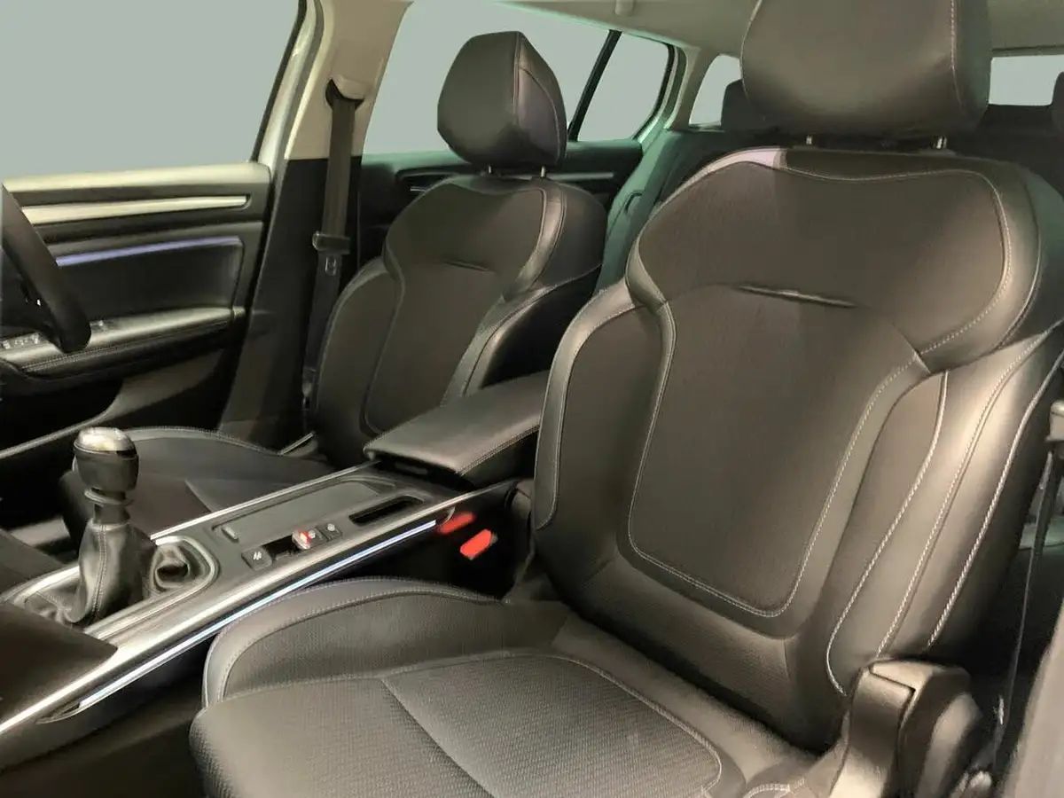 2021-renault-megane-15dci-iconic-sport-tourer-big-26
